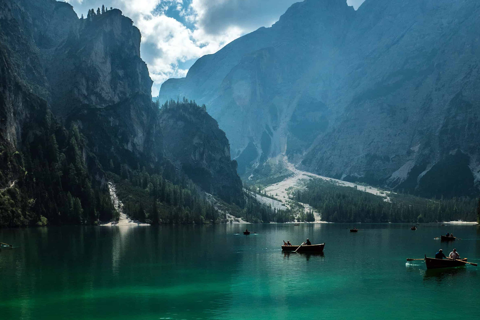 Boat rental at Lago di Braies